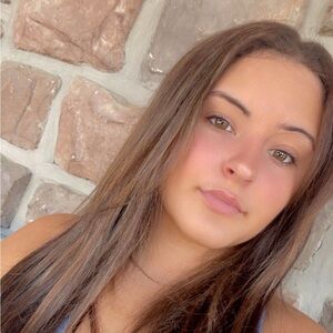 Meet your Posher, Kira